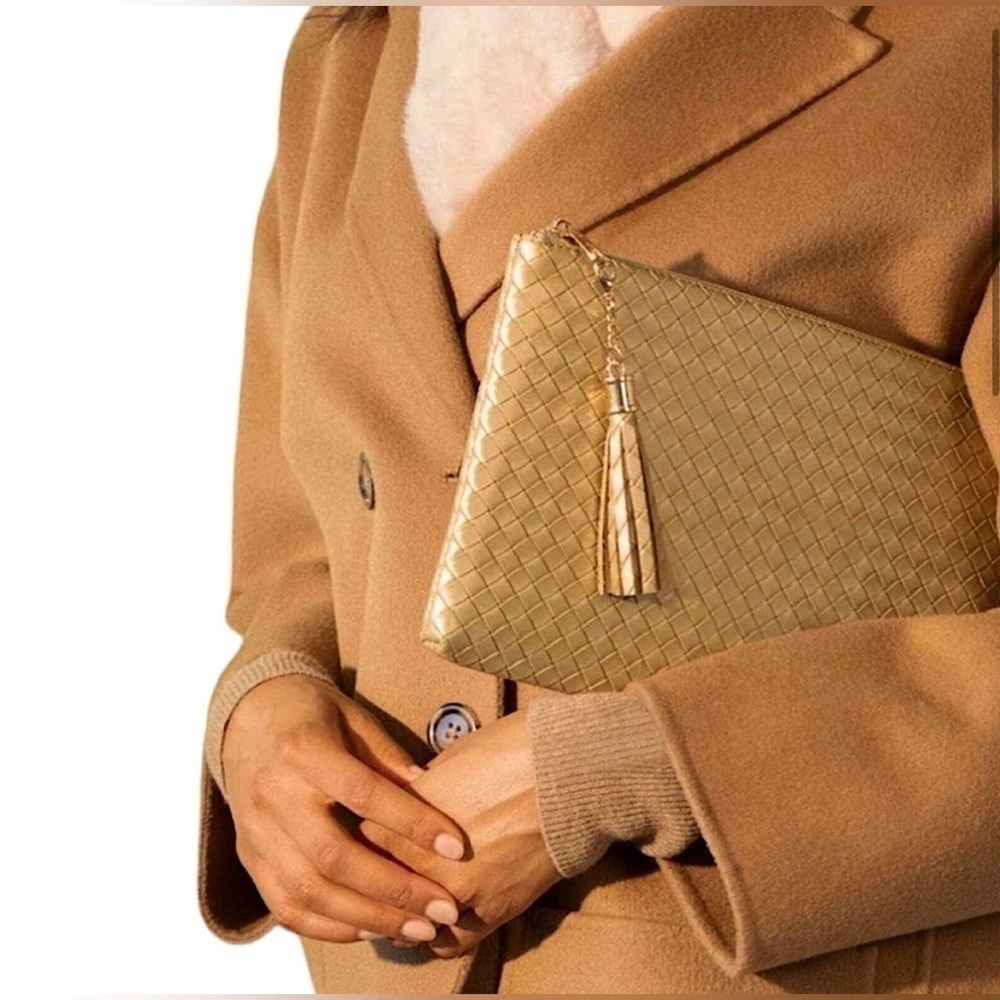 NWT Virginia Wolf For Curateur Metallic Gold Woven Clutch From Rachel Zoe